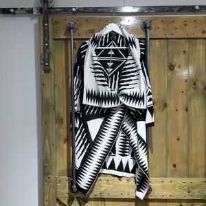 Ashro Ovetsized Black and White Cardigan Silver Shimmer Size Medium